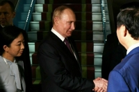 Путин прибыл во Вьетнам