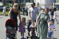 Госдума в I чтении приняла законопроект о ежегодной выплате работающим родителям