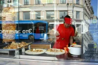 В Роскачестве рассказали, как общепит должен защищать клиентов от ботулизма