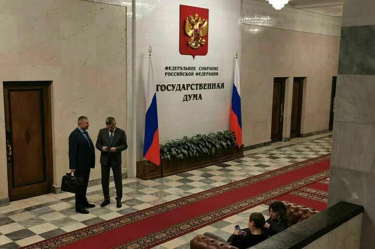 В Госдуме в июле выступят глава Минобрнауки и гендиректор Роскосмоса