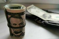 ЦБ повысил курс доллара до 87,96 рубля