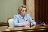 Матвиенко предложила увеличить пособие по беременности уволенным женщинам  