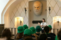 Пассажиры «Поезда Памяти» задали волнующие вопросы мудрому старцу в Полоцке