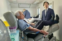 Депутаты Госдумы сдали кровь для пострадавших от терактов