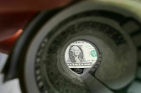 Лавров заявил о крахе репутации доллара в мире