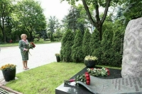 Матвиенко возложила цветы к могиле Примакова