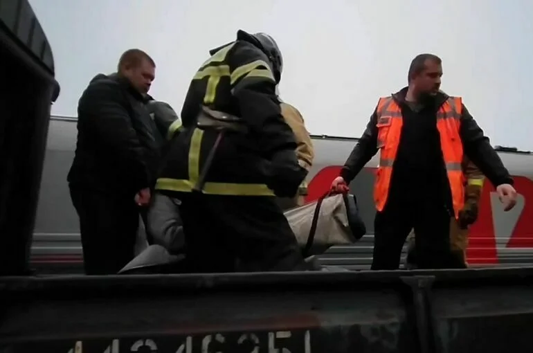 В Республике Коми ввели режим ЧС после схода с рельсов вагонов поезда