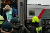 При сходе с рельсов поезда в Коми пострадали около 70 человек