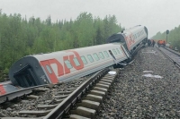 Семь человек получили тяжелые ранения при крушении поезда в Коми