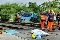 Шесть человек погибли в Словакии при столкновении автобуса с поездом