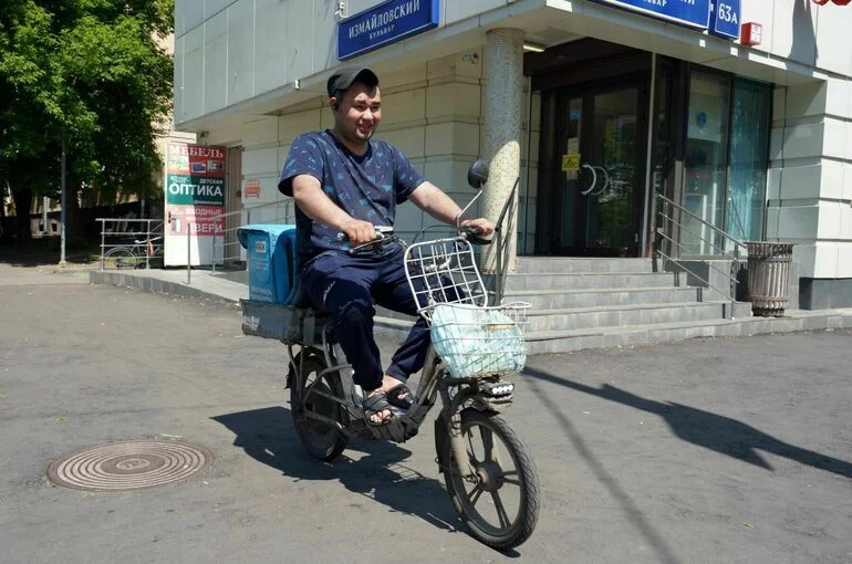 Велокурьеров хотят выгнать с тротуаров