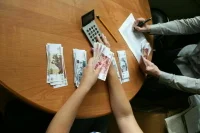 Работодателя обяжут оплачивать неиспользованные отгулы при увольнении сотрудника