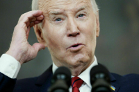 Байден как кандидат от демпартии: такого «коня» на переправе не меняют