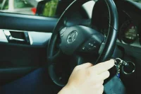 Подросток на угнанном Mercedes сбил журналиста «Известий» в Подмосковье