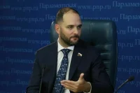 Депутат Мажуга предложил учредить «менделеевскую» стипендию в 15 тысяч рублей