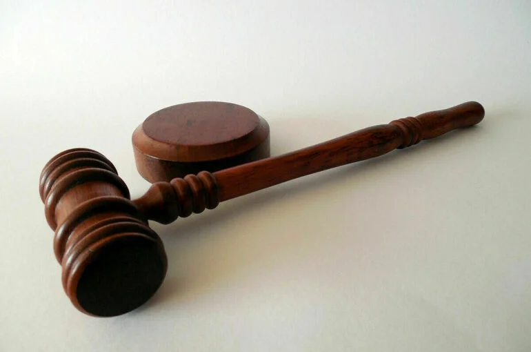 Адвокат: На дело Попова может повлиять вскрытие канала утечки на Украину
