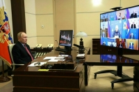 Путин поручил к зиме восстановить подтопленные при весенних паводках жилые дома