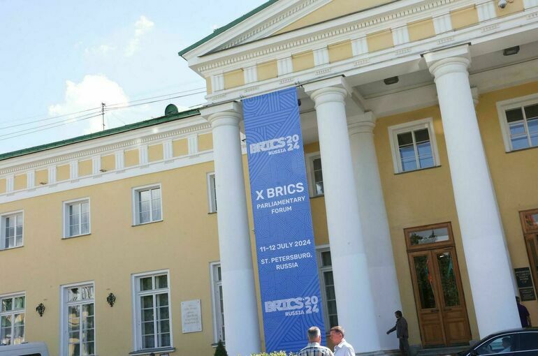 Матвиенко считает полезным обмен опытом в БРИКС для защиты суверенитета