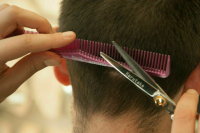 Парикмахеры и тренеры будут трудиться по общим правилам