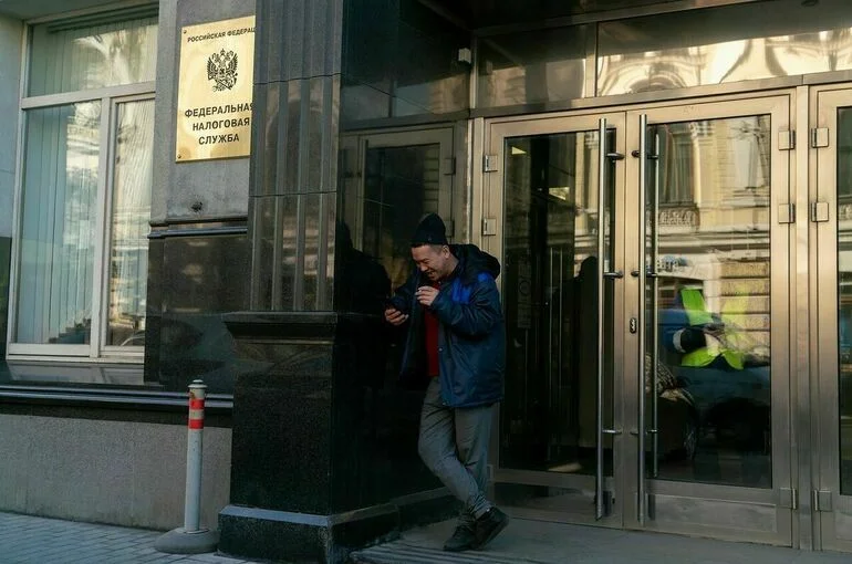 Мигрантов в России призовут не свистеть и не шептаться на родном языке