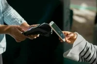В Госдуму внесли законопроект о небанковских поставщиках платежных услуг