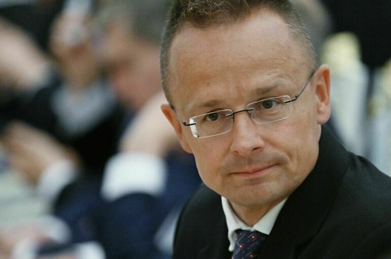 Сийярто призвал Евросоюз открыть каналы связи с Россией