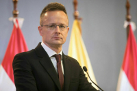 Сийярто: Угрозы от ЕС не заставят Венгрию прекратить мирную миссию