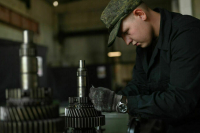 «Альтернативщиков» хотят отправить на оборонные заводы