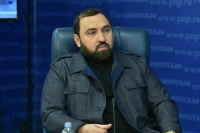 Депутат Хамзаев предложил дать право парламентариям носить огнестрельное оружие