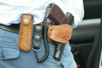 Зачем депутату носить пистолет