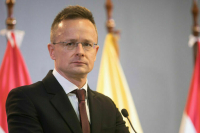 Глава МИД Венгрии Сийярто назвал детсадовской попытку бойкота Будапешта Боррелем