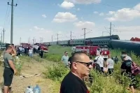 В больницу доставлены 30 пострадавших при столкновении поезда и КамАЗа
