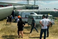 Пассажиров сошедшего с рельсов поезда доставит к месту назначения резервный состав