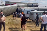 Двое пострадавших в ДТП с поездом и КамАЗом находятся в тяжелом состоянии