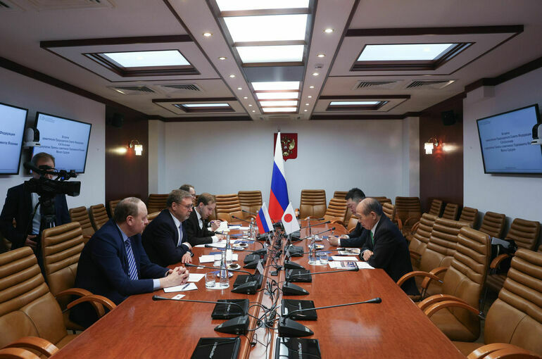 Сенатор Косачев обсудил с японским депутатом Судзуки отношения Москвы и Токио