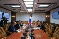 Сенатор Косачев обсудил с японским депутатом Судзуки отношения Москвы и Токио