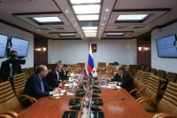 Сенатор Косачев обсудил с японским депутатом Судзуки отношения Москвы и Токио