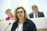 Сенатор Епифанова призвала аккуратнее внедрять цифровизацию в АПК