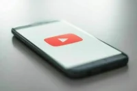 МИД: YouTube отрабатывает политические установки Вашингтона и нарушает законы РФ