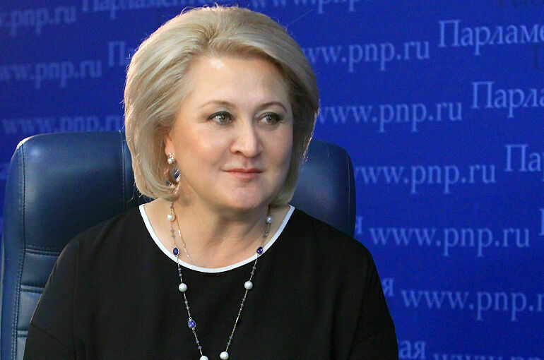 Сенатор Гумерова: РАН проверит, насколько доступно написаны учебники