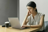 Адвокатам и обвиняемым разрешили общаться онлайн