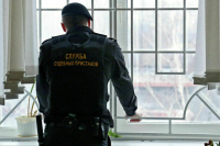 Судебные приставы смогут применять оружие