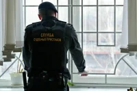 Судебные приставы смогут применять оружие