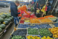 Руководство рынков начнут штрафовать за продавцов без касс