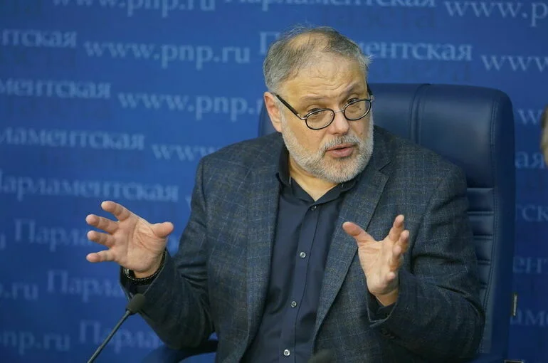 Экономист Хазин объяснил сильное падение фондовых индексов США