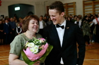 От 50 тысяч до миллиона рублей: сколько учителя могут заработать на отличниках