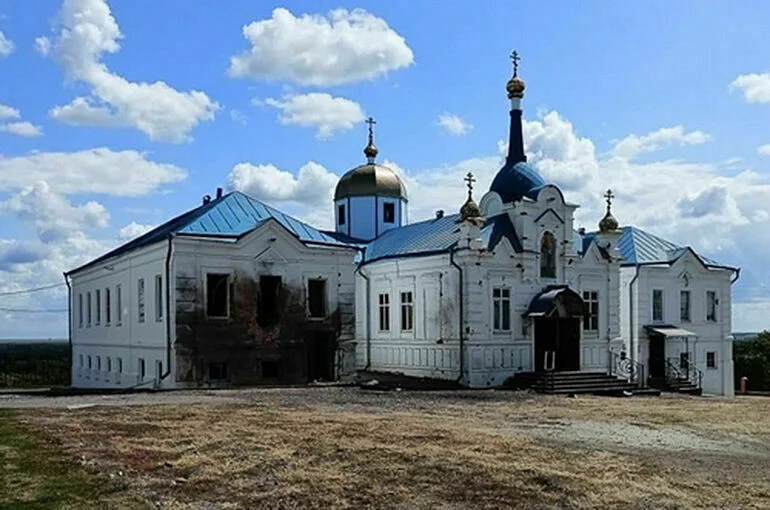 При атаке ВСУ из храма в Курской области эвакуировали 17 человек