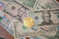 Президент разрешил проведение внешних расчетов в криптовалюте