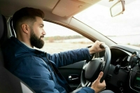 Шизофреников и дальтоников за руль авто не пустят