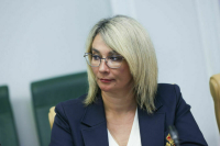 Сенатор Косихина предложила наказывать блогеров за фейки о КТО